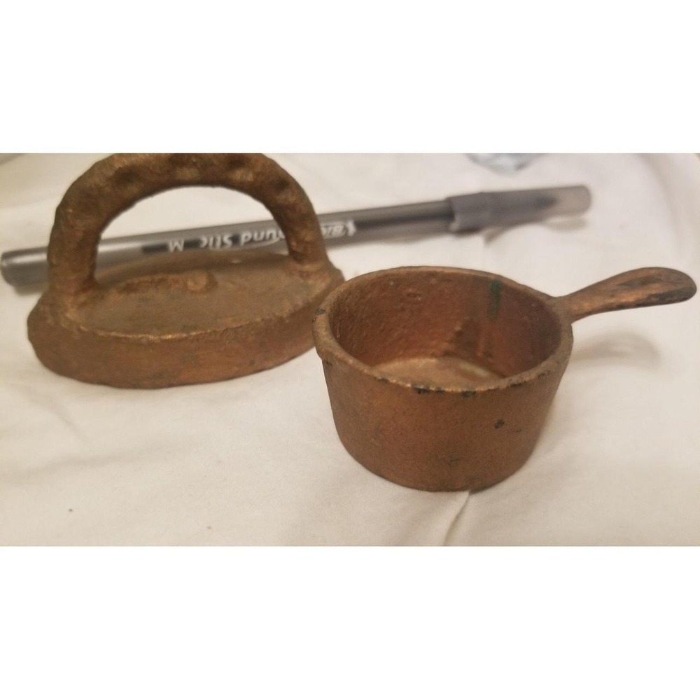 Miniature Set Copper Tone Antique Cast Metal Sad Iron and Saucepan - Picture 2 of 4